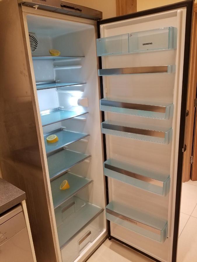 London Luxury Apartment 4 Bedroom Sleeps 12 People With 4 Bathrooms 1 Min Walk From Station Wanstead Exteriör bild