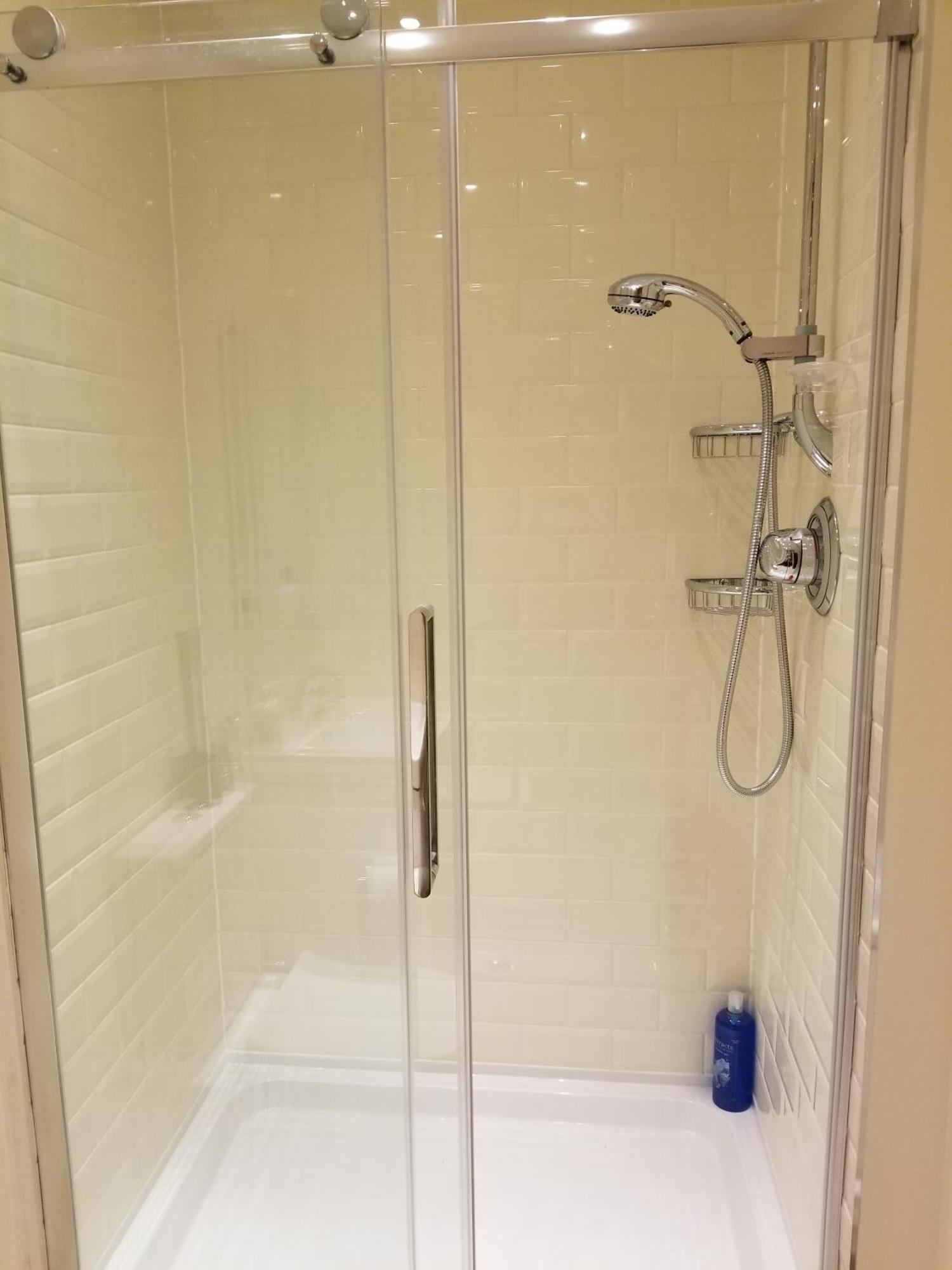 London Luxury Apartment 4 Bedroom Sleeps 12 People With 4 Bathrooms 1 Min Walk From Station Wanstead Exteriör bild