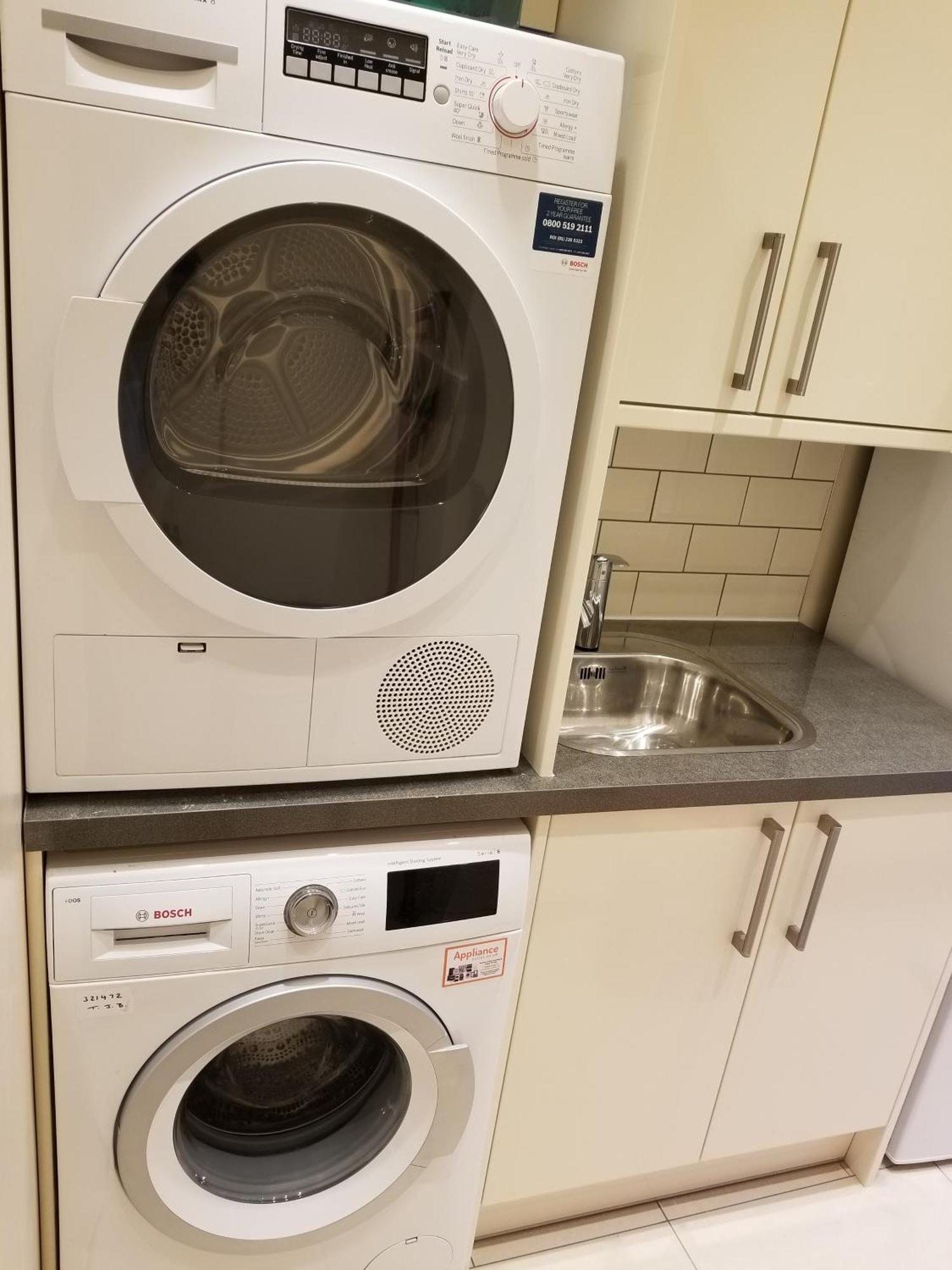 London Luxury Apartment 4 Bedroom Sleeps 12 People With 4 Bathrooms 1 Min Walk From Station Wanstead Exteriör bild